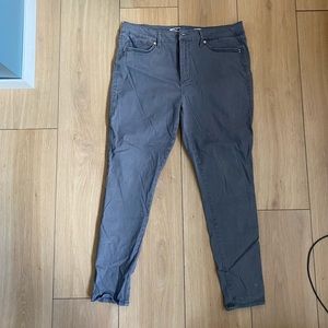 Seven7 Gray Skinny Jeans